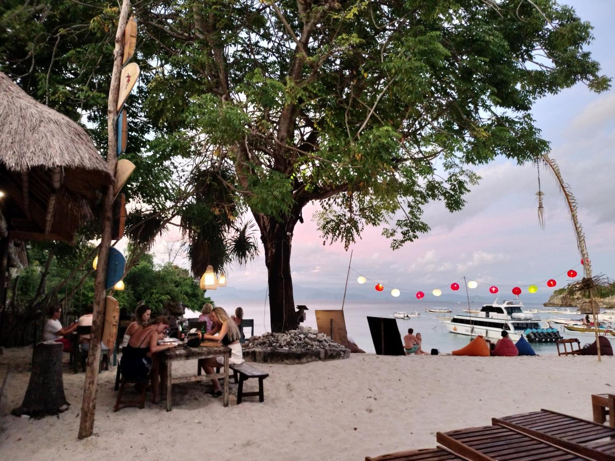 Molamola House Hotell Lembongan Exteriör bild